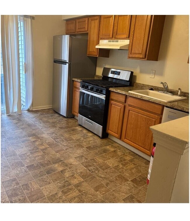 Foto del edificio - 13 Hamlet Ct