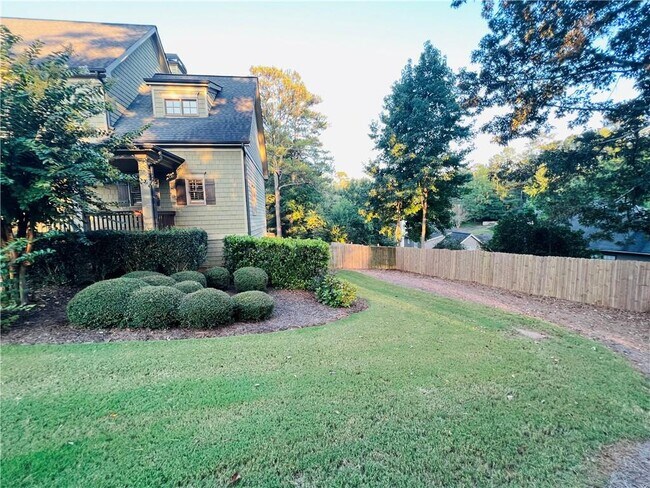 Foto del edificio - 1774 Holly Springs Rd