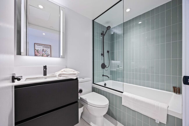 Photo du bâtiment - 225 Adelaide St W