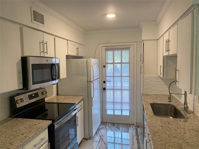 Foto del edificio - 12888 Montfort Dr