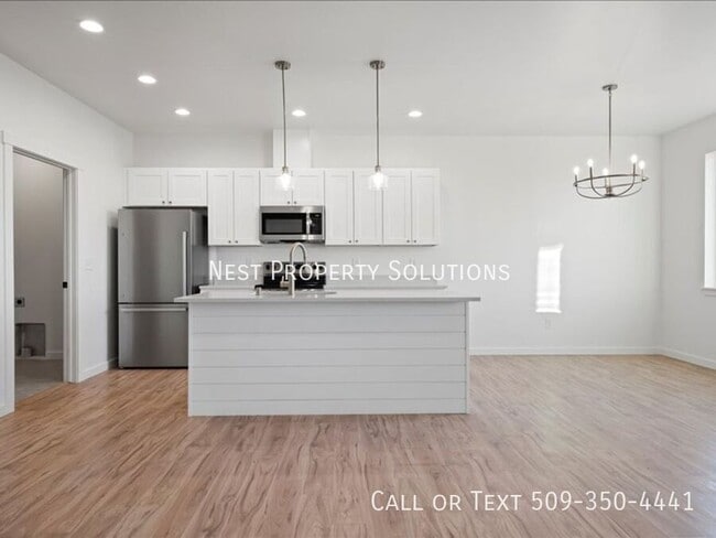 Building Photo - 13436 Rd 4 NE