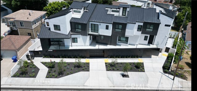 Foto del edificio - 4036 Rosemont Ave