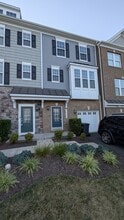 Building Photo - 6208 Quinns Creek Dr