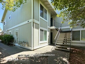 Building Photo - 6420 Country Club Dr