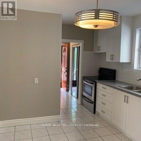 Photo du bâtiment - 72 McGillivray Ave