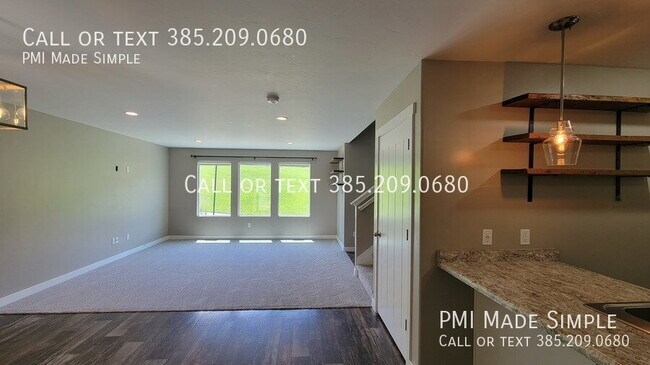 Building Photo - Modern Townhome | LVP | Office/Entertainment