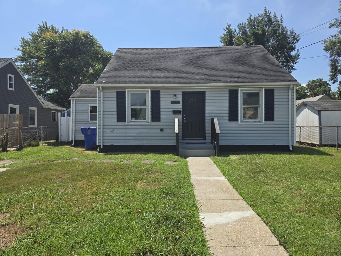 Primary Photo - 930 18th St