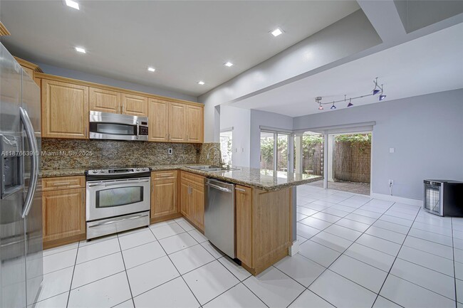 Foto del edificio - 621 SW 99th Pl