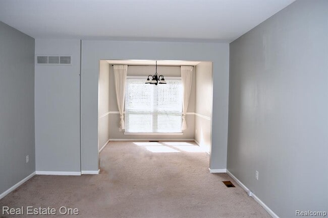 Building Photo - 1272 Poppy Hill Dr