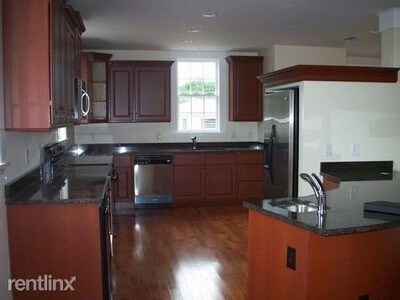 Primary Photo - 921 W Kentucky Ave