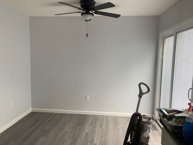 Building Photo - GORGEOUS CONDO!