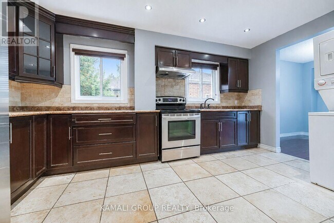 Building Photo - 77 Ecclestone Dr