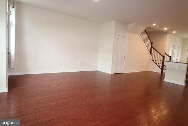 Building Photo - 414 Waverley Dr