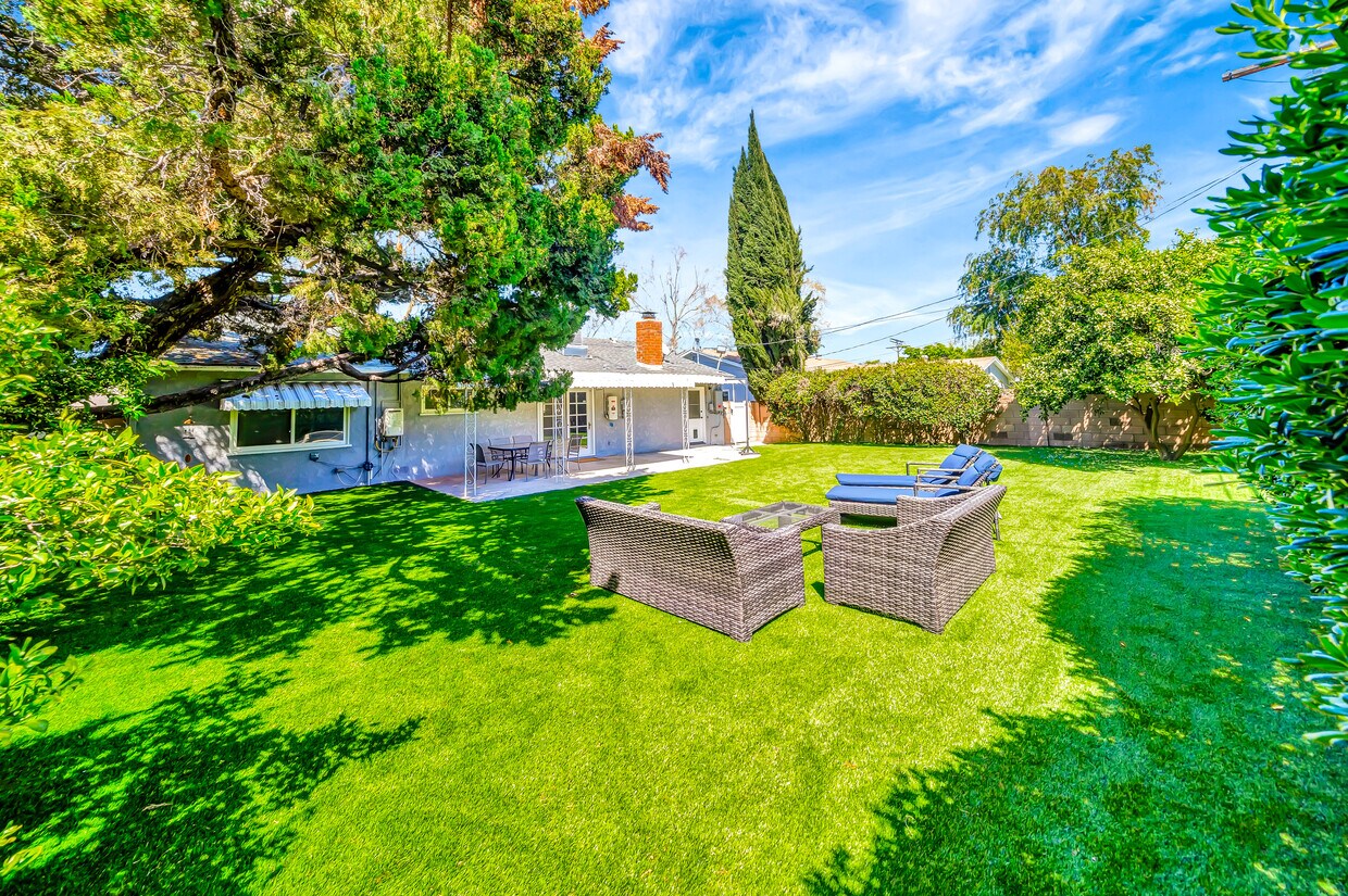 23720 Archwood St, West Hills, CA 91307 House Rental in West Hills