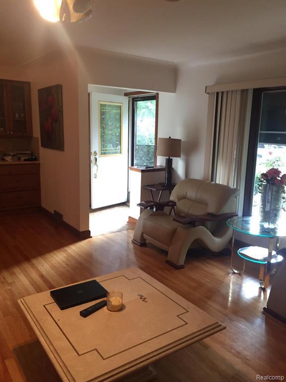 Foto del edificio - 5720 Linden Dr