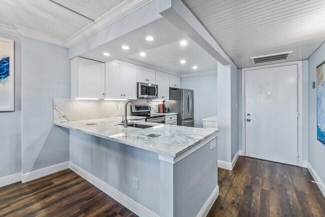 Foto del edificio - 14 Royal Palm Way