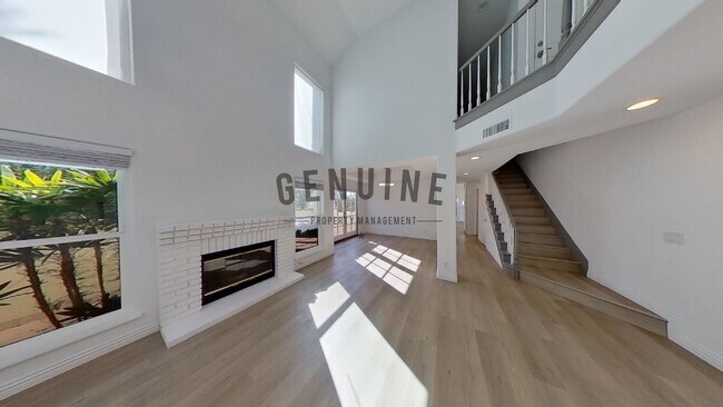 Foto del edificio - COMING SOON: Beautiful 3BD 3.5BA Townhome in Newport Heights