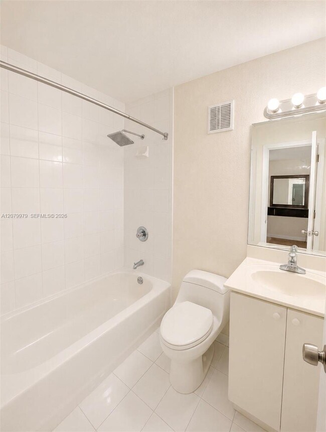 Foto del edificio - 7980 NW 10th St