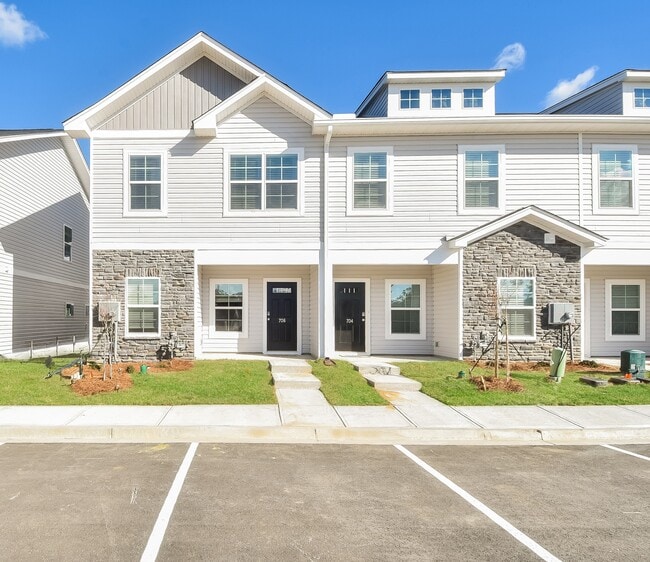 Building Photo - 706 Duck Grv Wy