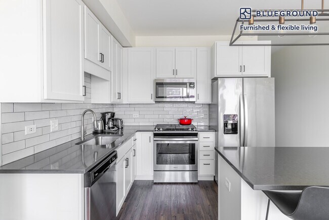 Foto del edificio - 100 N Addison Ave