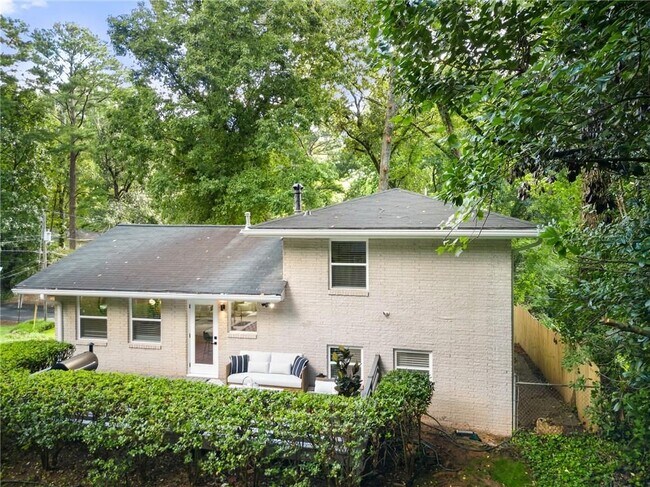 Foto del edificio - 500 Collier Ridge Dr NW