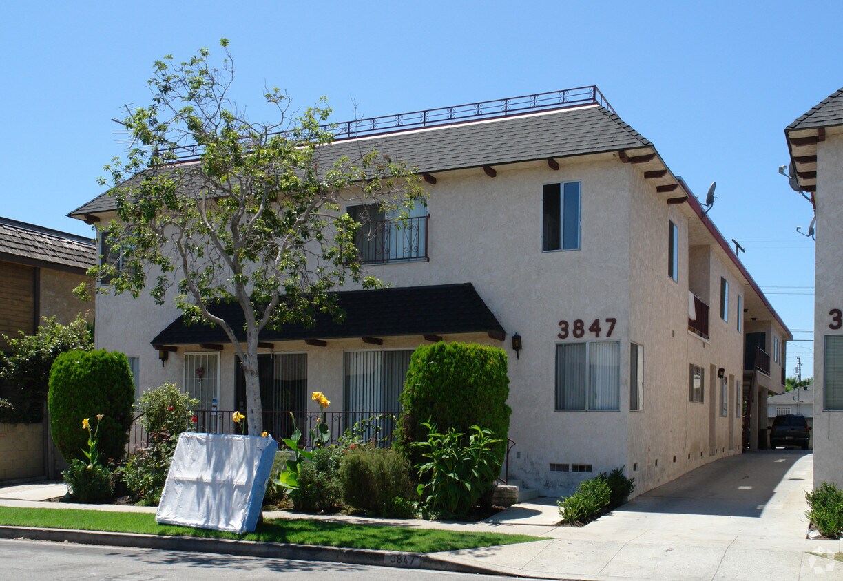 Primary Photo - 3847 Tilden Ave