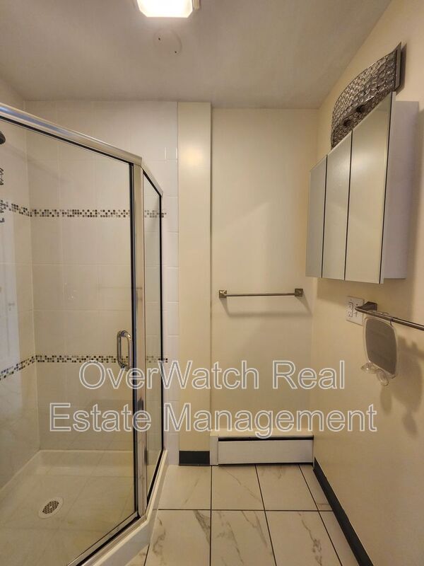 Foto del edificio - 7727 Jewel Lake Rd