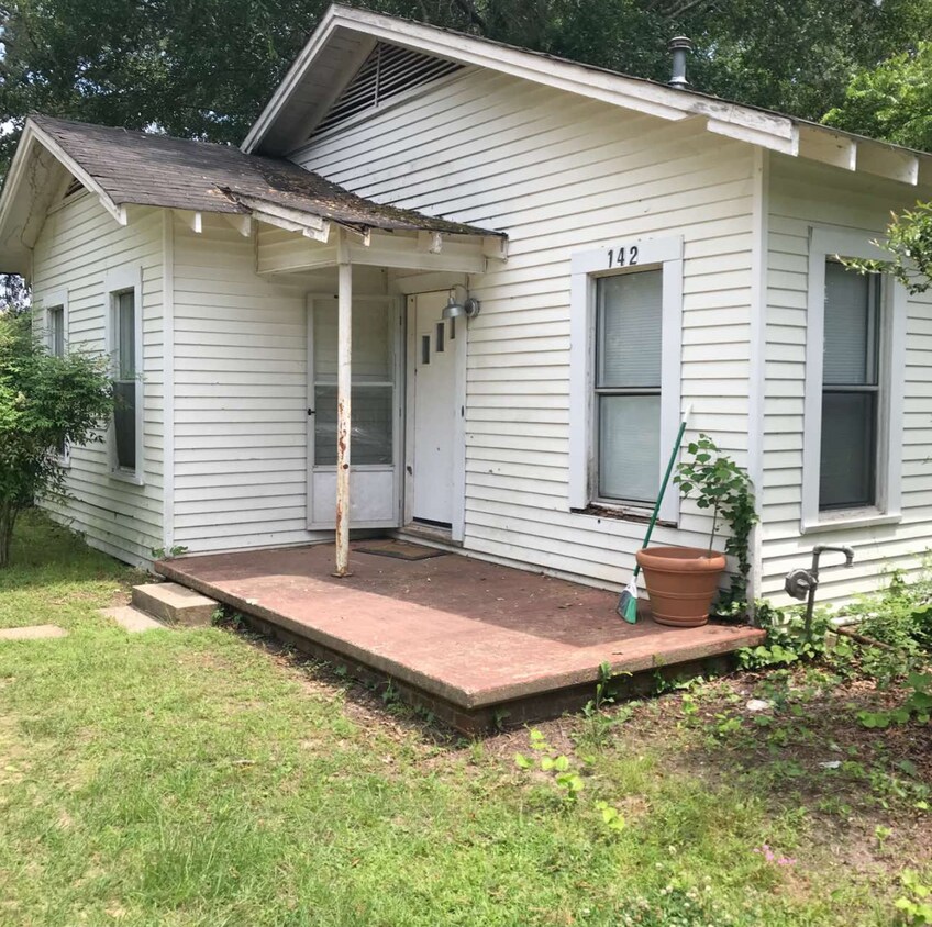 142 Railroad Ave, Simsboro, LA 71275 House Rental in Simsboro, LA
