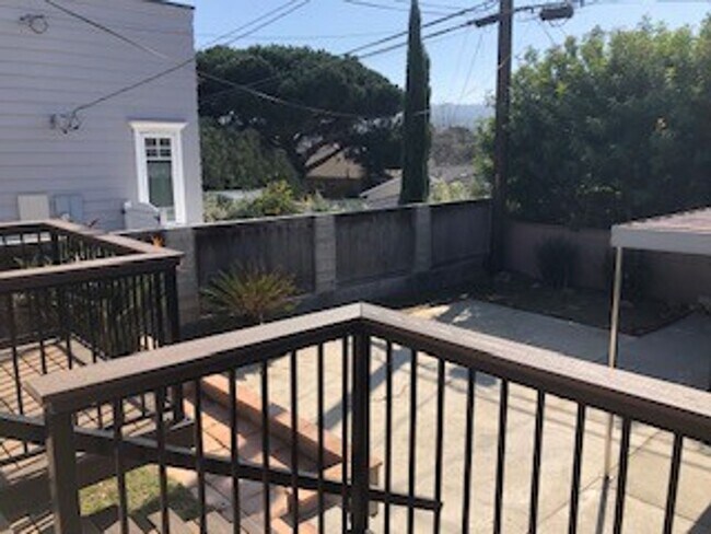 Building Photo - Available 11/5/24(Do Not Disturb Tenants) ...