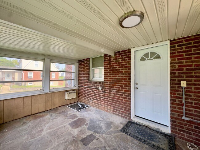Building Photo - 1108 Elm Ridge Ave