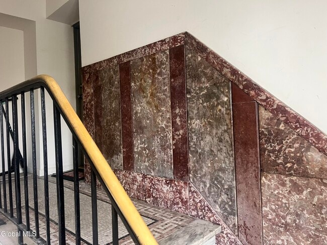 Building Photo - 164 Madison Ave