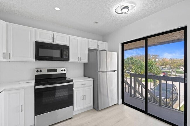 Foto del edificio - 350 E Club Cir