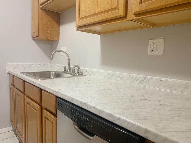 Building Photo - 6542 Murray Rd