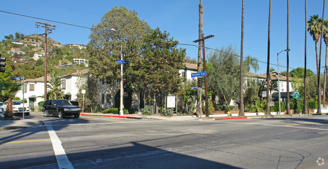 Building Photo - Hollywood Plaza Apartments