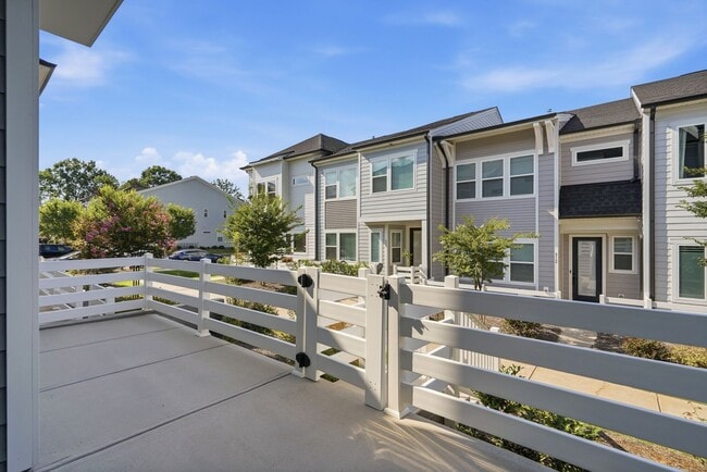 Building Photo - Like-New LoSo Townhome | 3BR + Loft | 2-Car Garage | Move-In Ready