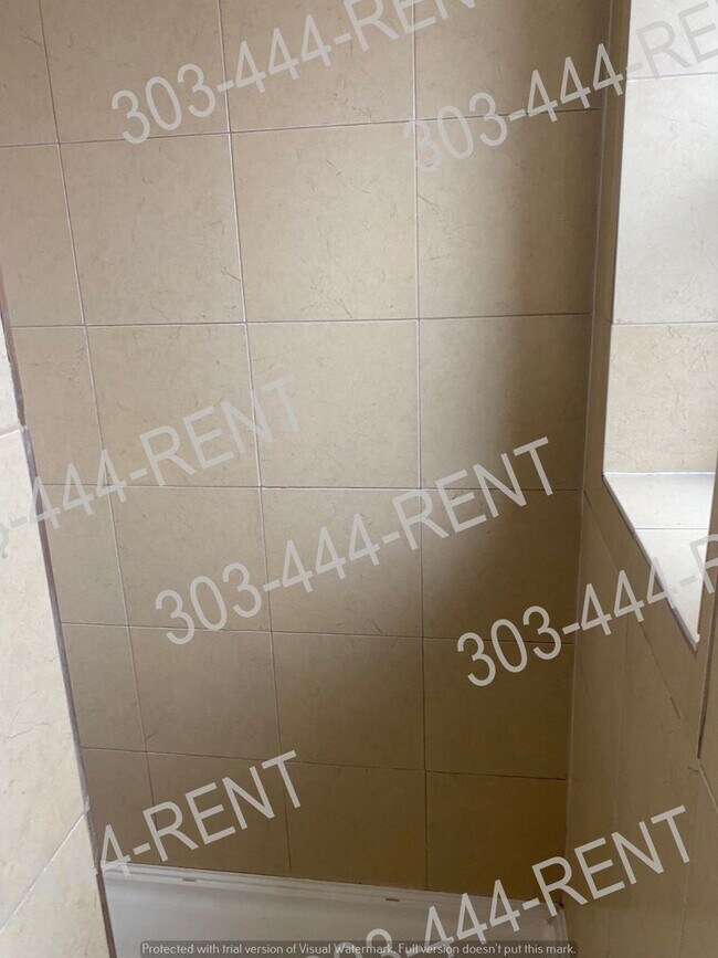 Building Photo - 10625