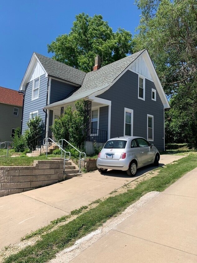 Primary Photo - 1525 S Main St