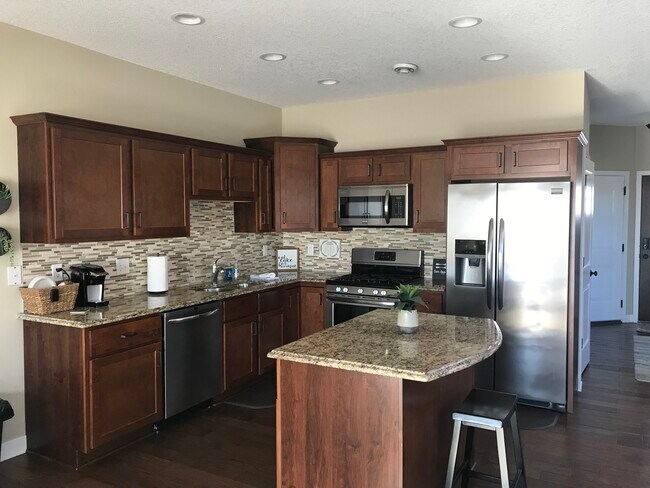 Kitchen - 1554 Raven Dr