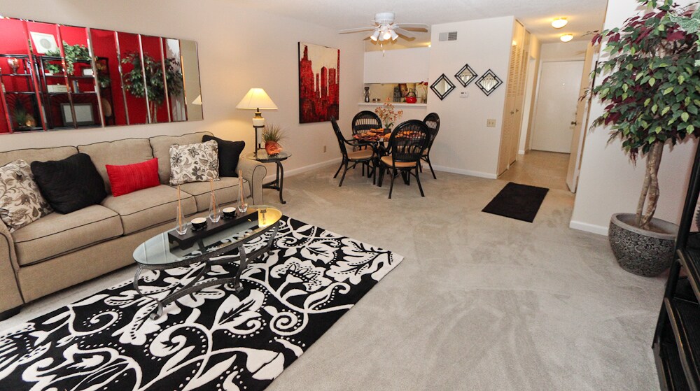 Woodstream Apartments Fayetteville, NC