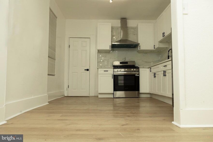 Foto principal - 5723 Delancey St