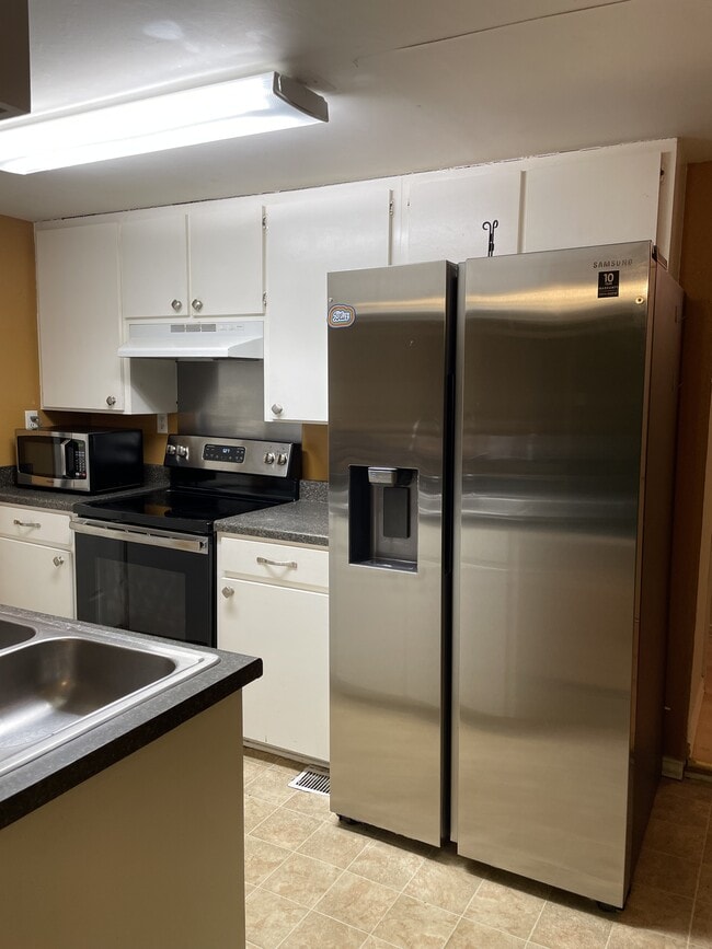 Kitchen - 424 Fry St