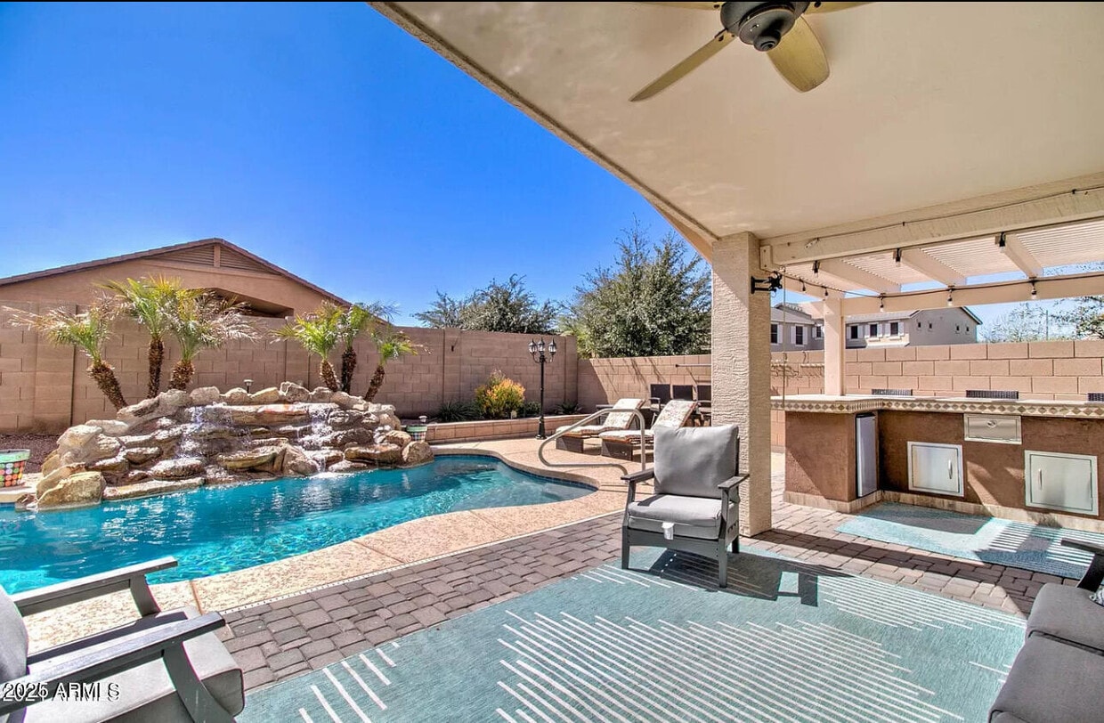 Foto principal - 1277 W Busa Dr