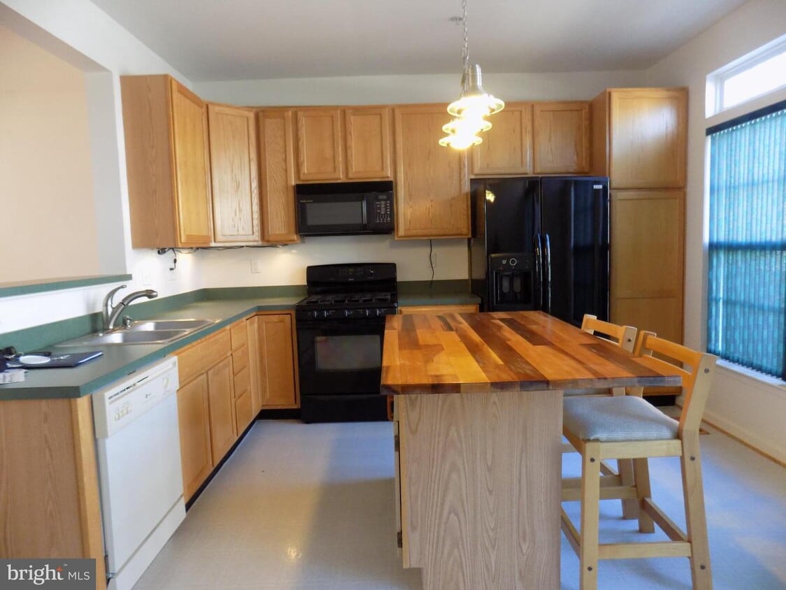 507 Eisenhower Dr, Frederick, MD 21703 Townhouse for Rent in