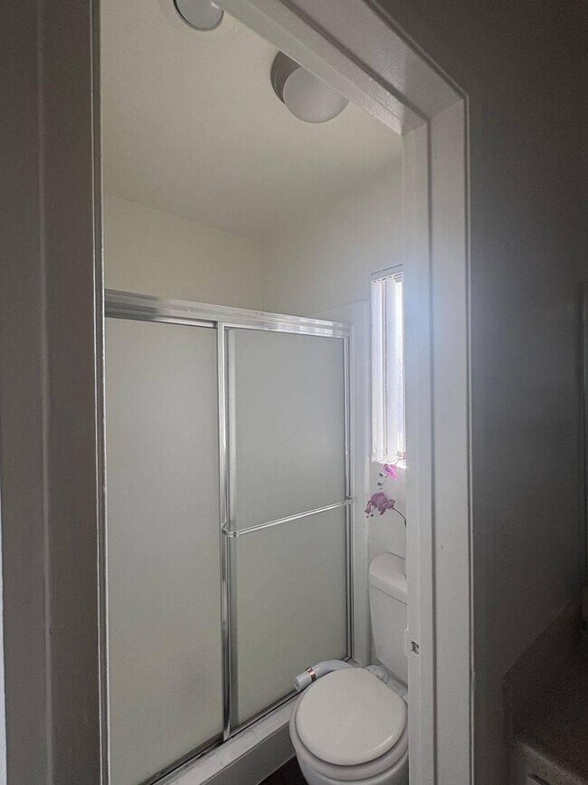 Foto del edificio - 0.0 bedroom in Los Angeles California 91343
