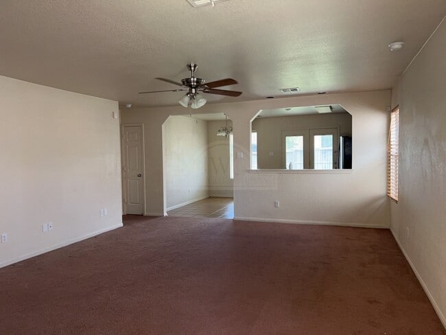 Building Photo - 2204 Price Dr