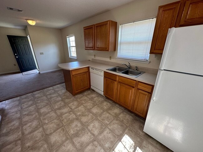 Building Photo - 801 Jessica Ln