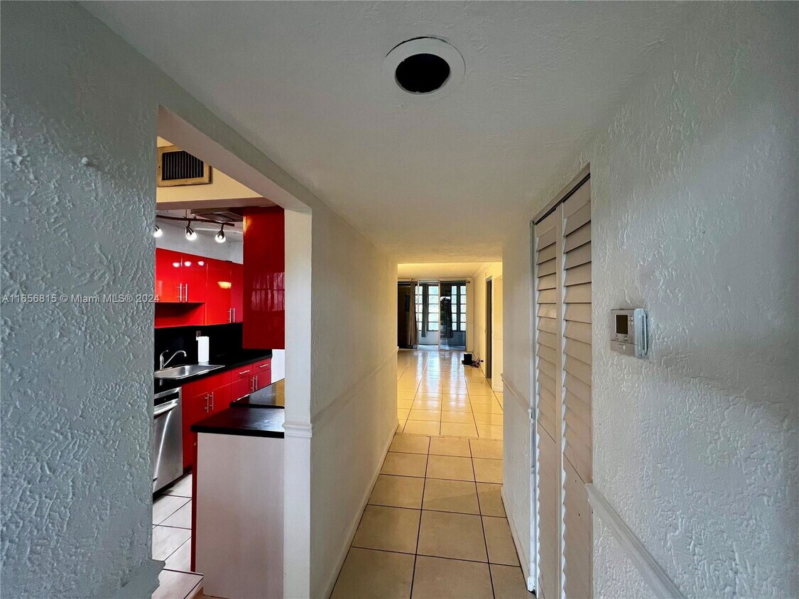 3161 NW 47th Terrace Unit 103, Lauderdale Lakes, FL 33319 Condo for