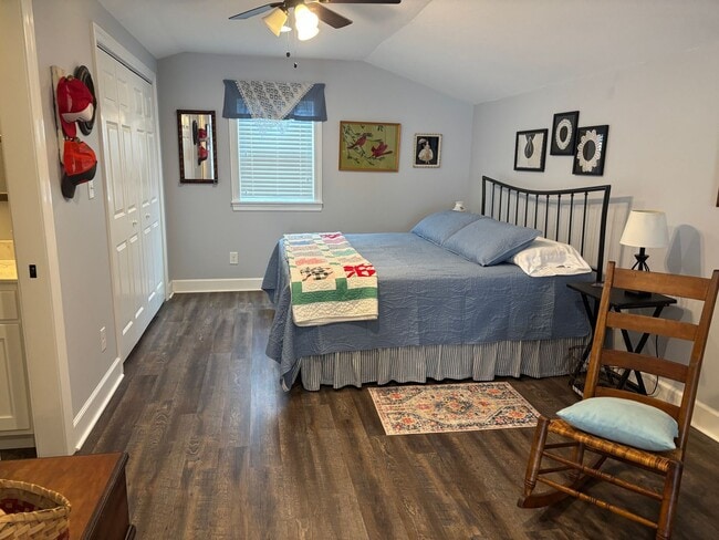 Building Photo - Charming Country House Fully Furnished