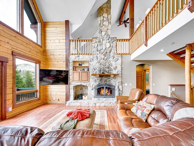 Building Photo - 785 Warren Gulch Rd
