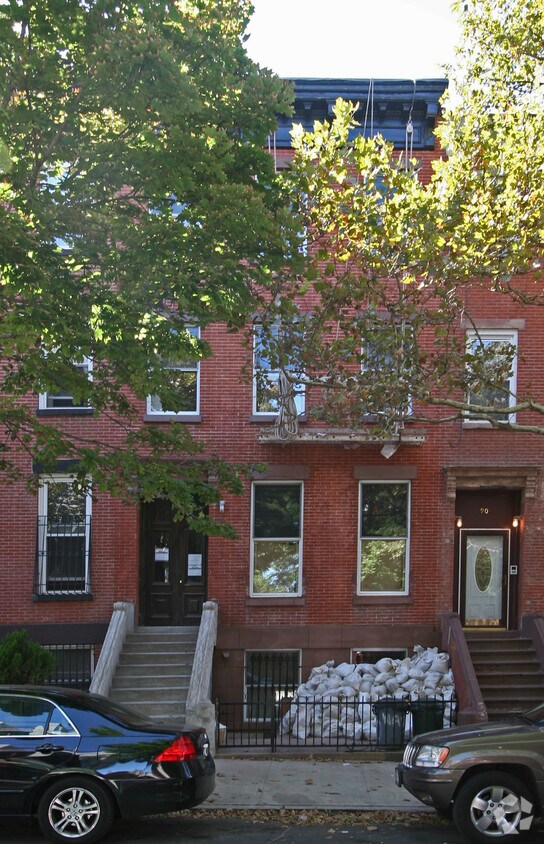 Building Photo - 92 Waverly Ave